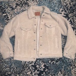 Levi’s Men’s Sherpa Trucker Jacket